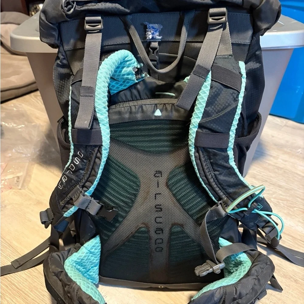 OSPREY Kyte 36 Black with Teal Accent Backpack
